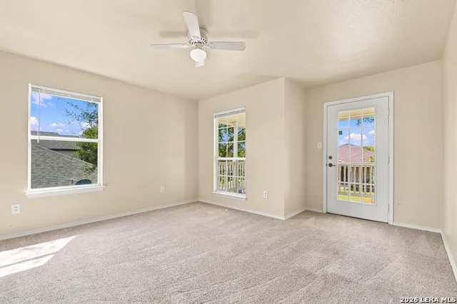 121 Lark Hill Floresville, TX 78114