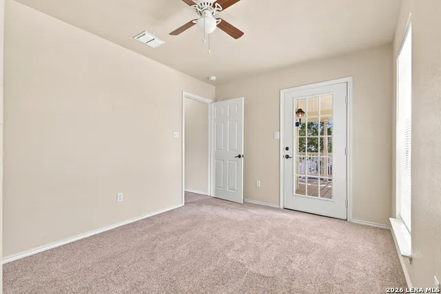 121 Lark Hill Floresville, TX 78114