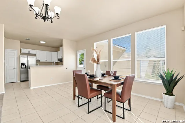 121 Lark Hill Floresville, TX 78114