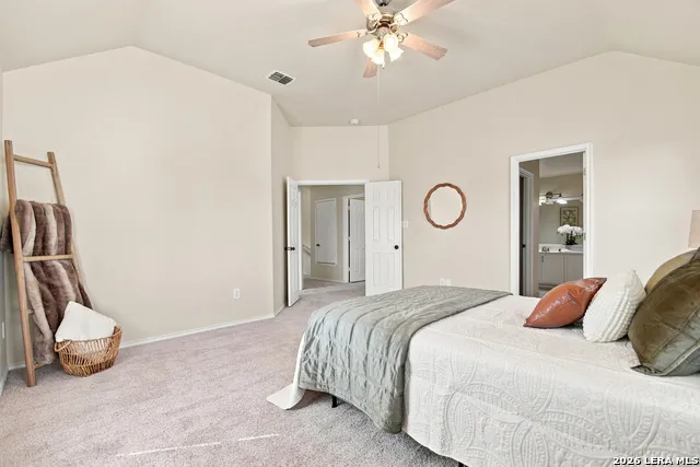 121 Lark Hill Floresville, TX 78114