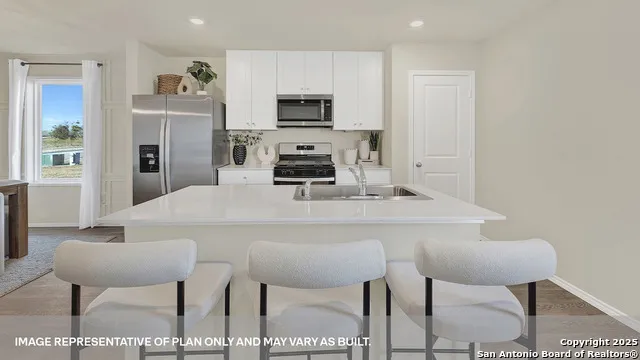 258 SURREY OAKS Maxwell, TX 78656