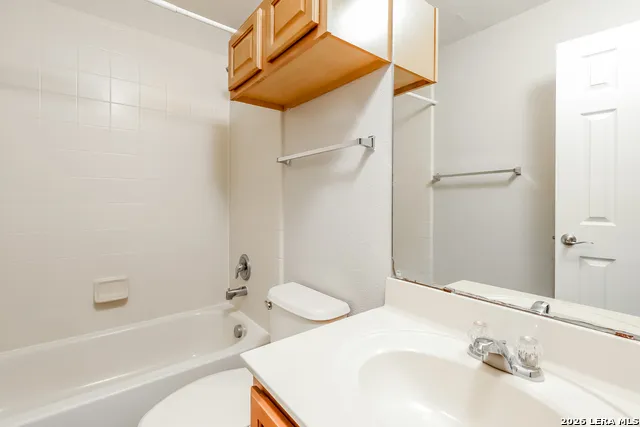 4422 Semora Oak San Antonio, TX 78259