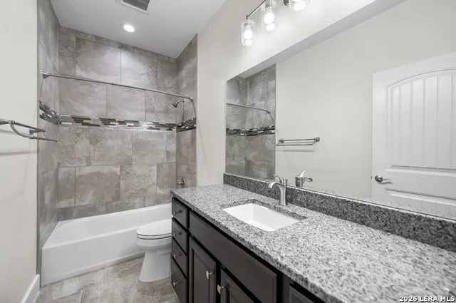1385 RIVIERA DR Canyon Lake, TX 78133