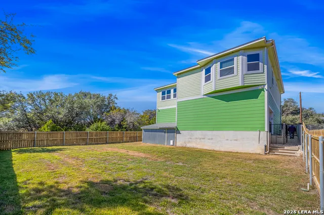 1385 RIVIERA DR Canyon Lake, TX 78133