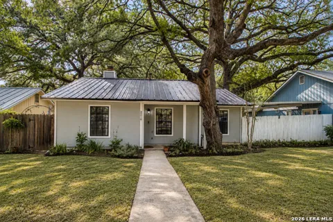 2210 Knights Wood