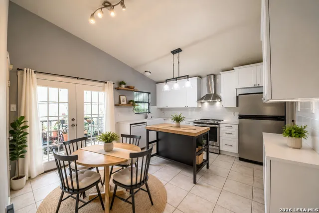 2210 Knights Wood San Antonio, TX 78231