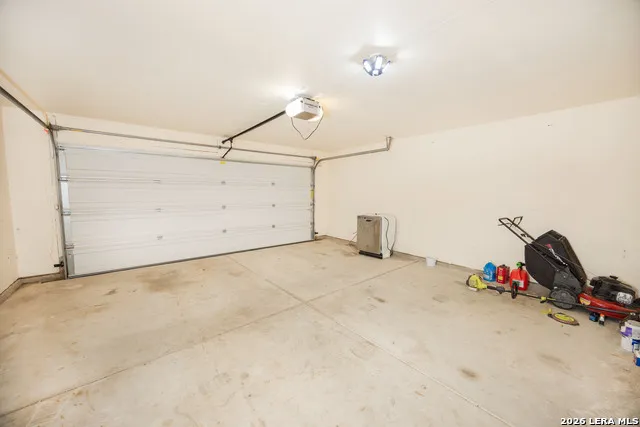 3633 Double Diamond Selma, TX 78154