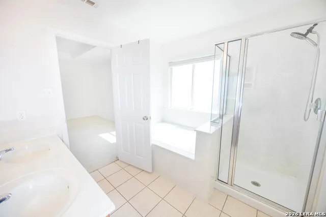 3633 Double Diamond Selma, TX 78154