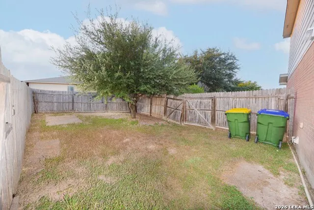 3633 Double Diamond Selma, TX 78154