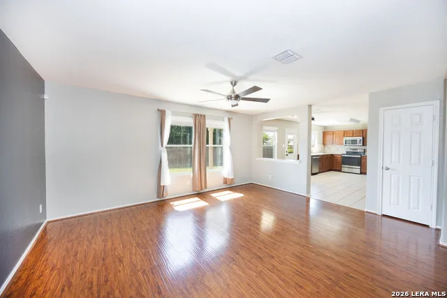 3633 Double Diamond Selma, TX 78154