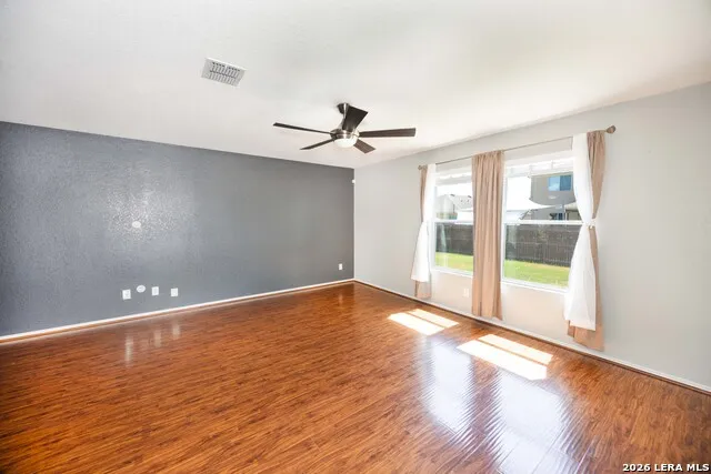 3633 Double Diamond Selma, TX 78154