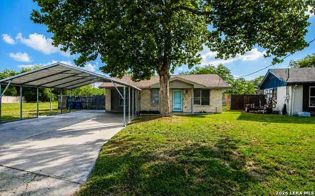 606 BERRY ST Beeville, TX 78102