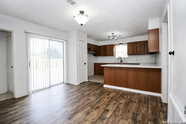 606 BERRY ST Beeville, TX 78102