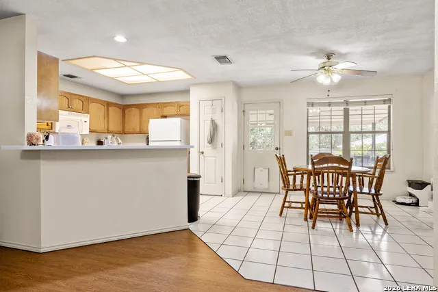 2071 CANDLELIGHT DR Canyon Lake, TX 78133