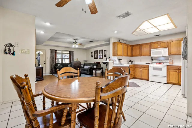 2071 CANDLELIGHT DR Canyon Lake, TX 78133