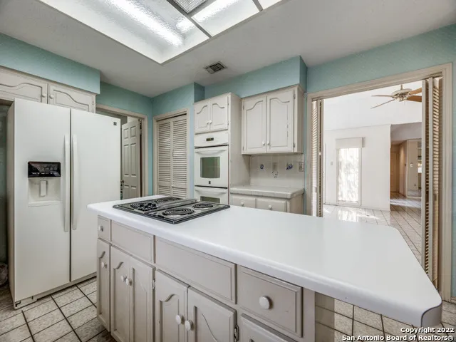 98 Longbow Rd Shavano Park, TX 78231
