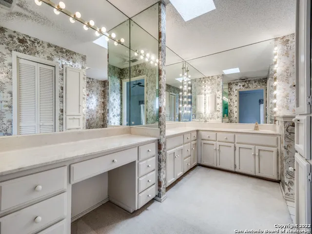 98 Longbow Rd Shavano Park, TX 78231