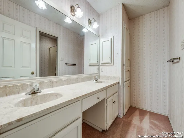 98 Longbow Rd Shavano Park, TX 78231