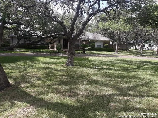 98 Longbow Rd Shavano Park, TX 78231