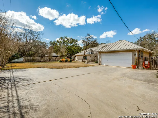 98 Longbow Rd Shavano Park, TX 78231