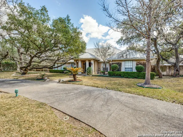 98 Longbow Rd Shavano Park, TX 78231