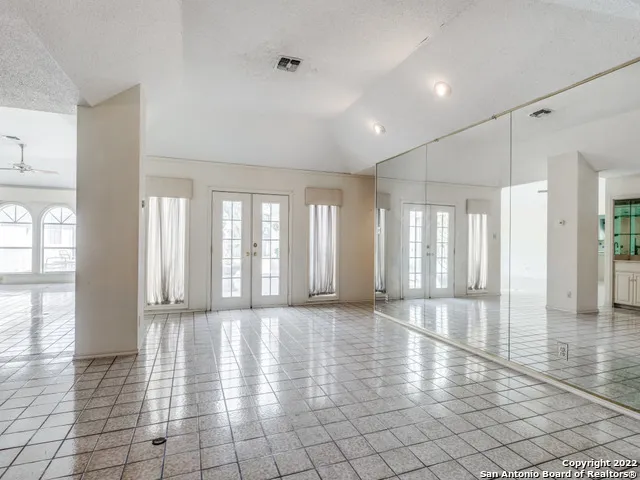 98 Longbow Rd Shavano Park, TX 78231