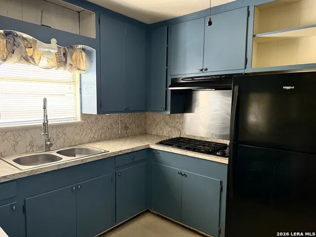 900 E Huntington Beeville, TX 78102