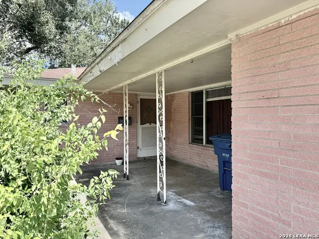 900 E Huntington Beeville, TX 78102