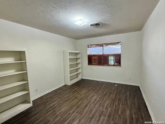 900 E Huntington Beeville, TX 78102
