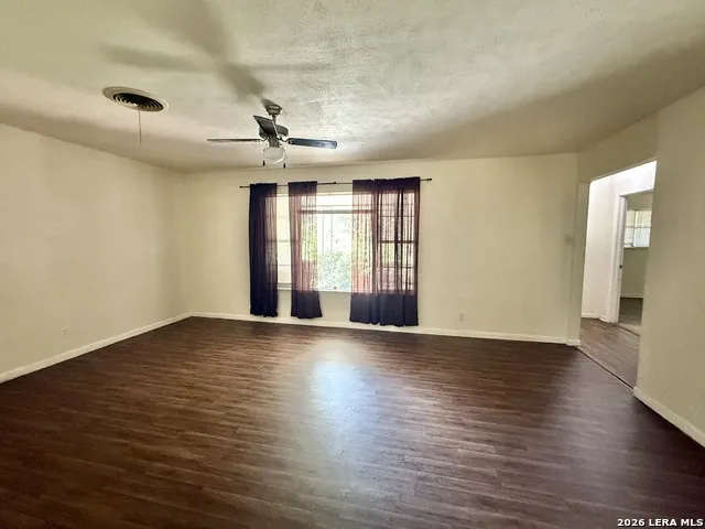 900 E Huntington Beeville, TX 78102