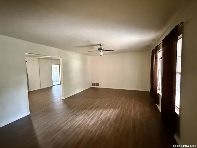 900 E Huntington Beeville, TX 78102