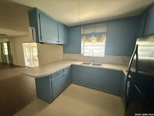 900 E Huntington Beeville, TX 78102