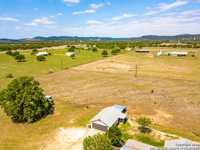 472 Valley View Trail Medina, TX 78055