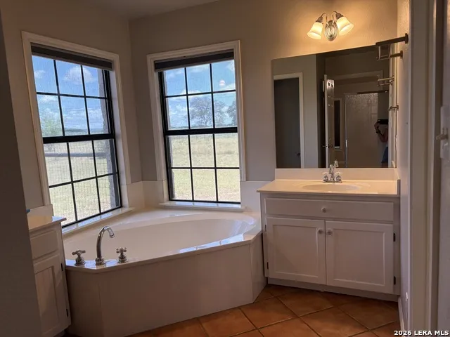 472 Valley View Trail Medina, TX 78055