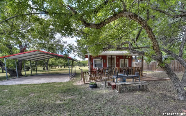 114 Trickling Creek Rd Leakey, TX 78873