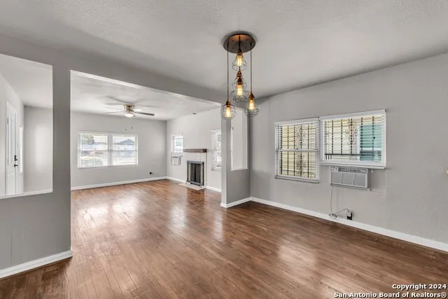 627 Cottonwood San Antonio, TX 78225