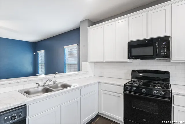 4703 Belgravia Park Converse, TX 78109