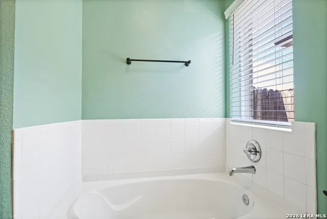 4703 Belgravia Park Converse, TX 78109