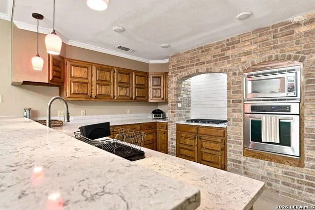 100 Elizabeth Ann Ct. Castle Hills, TX 78213