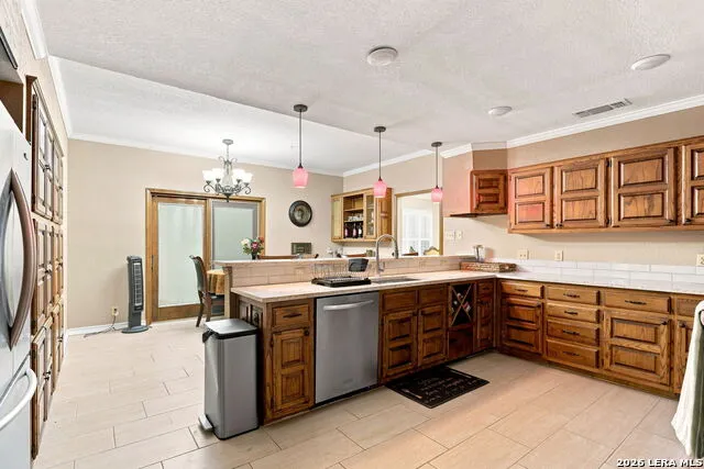 100 Elizabeth Ann Ct. Castle Hills, TX 78213