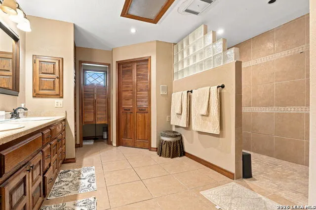 100 Elizabeth Ann Ct. Castle Hills, TX 78213