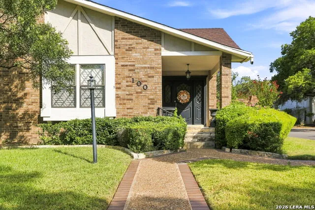 100 Elizabeth Ann Ct. Castle Hills, TX 78213