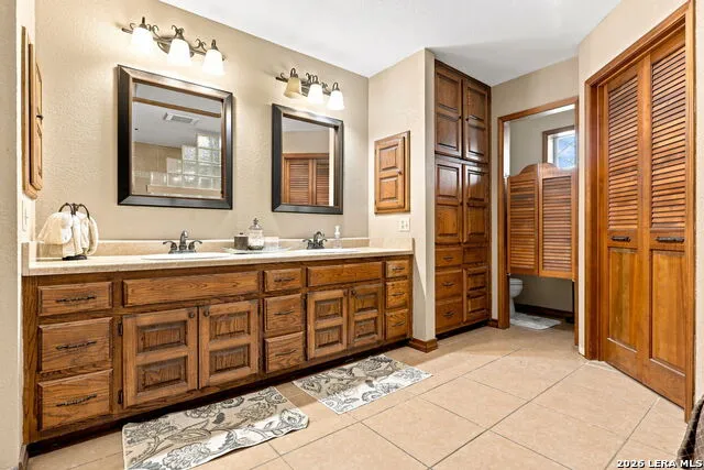 100 Elizabeth Ann Ct. Castle Hills, TX 78213