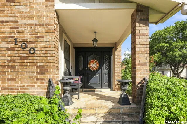 100 Elizabeth Ann Ct. Castle Hills, TX 78213