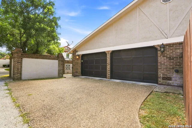 100 Elizabeth Ann Ct. Castle Hills, TX 78213