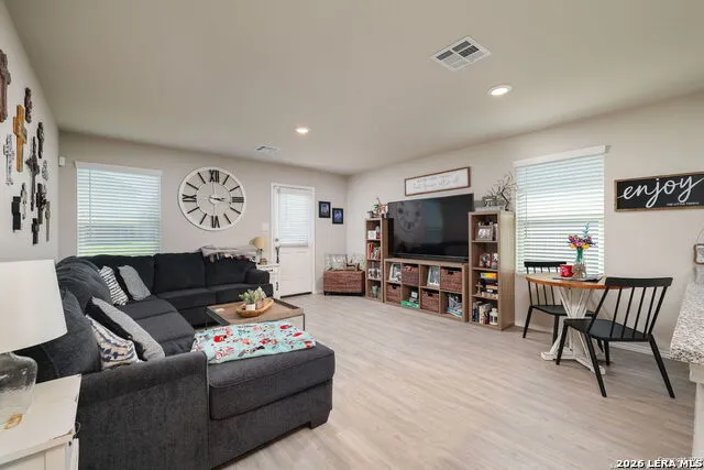5359 FORBS LN Bulverde, TX 78163