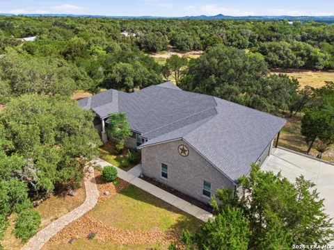 356 CREEKWOOD DR