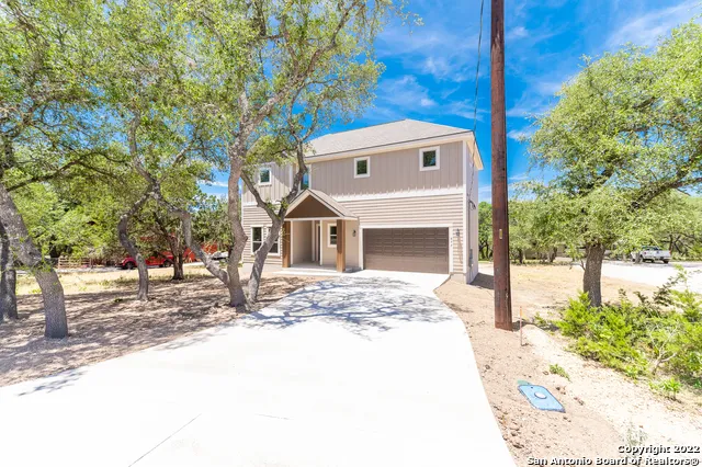 677 CIRCLEVIEW DR Canyon Lake, TX 78133