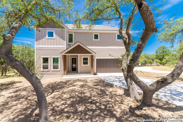 677 CIRCLEVIEW DR Canyon Lake, TX 78133
