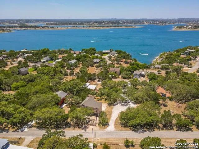 677 CIRCLEVIEW DR Canyon Lake, TX 78133